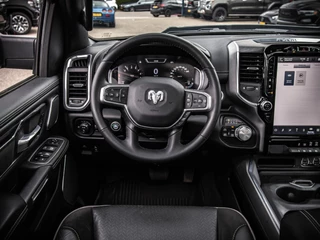 Dodge Ram 1500 2024 - Laramie Night Edition obrazek 10