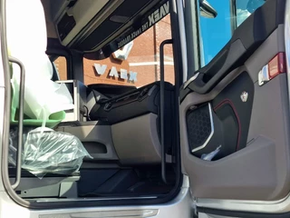 Scania S 2026 - 660S V8 NGS Highline 4x2 - New - Full spec - Retarder - Night clima - Full air - Leather image 9