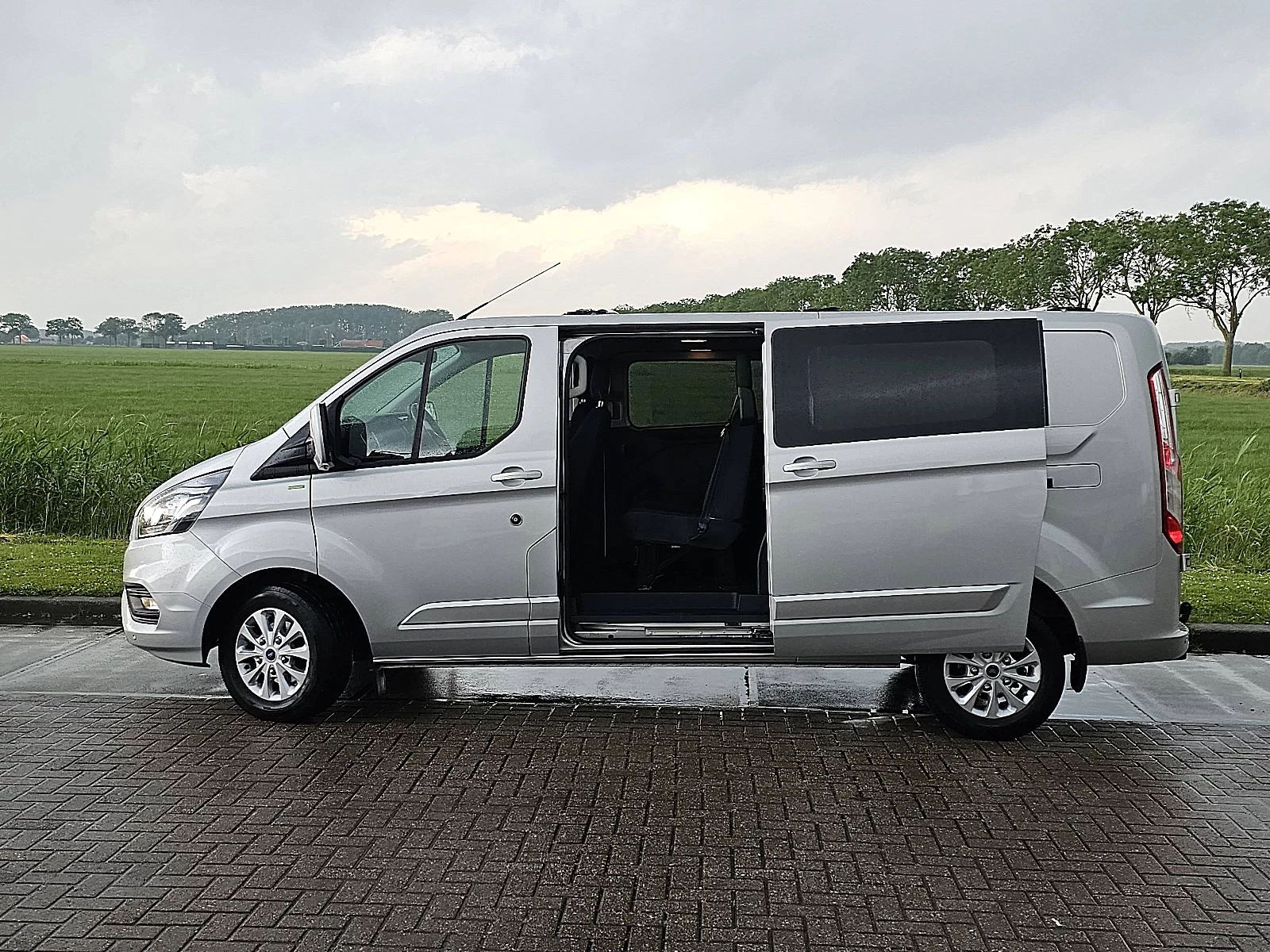 Ford Transit Custom 2022 imagem 16