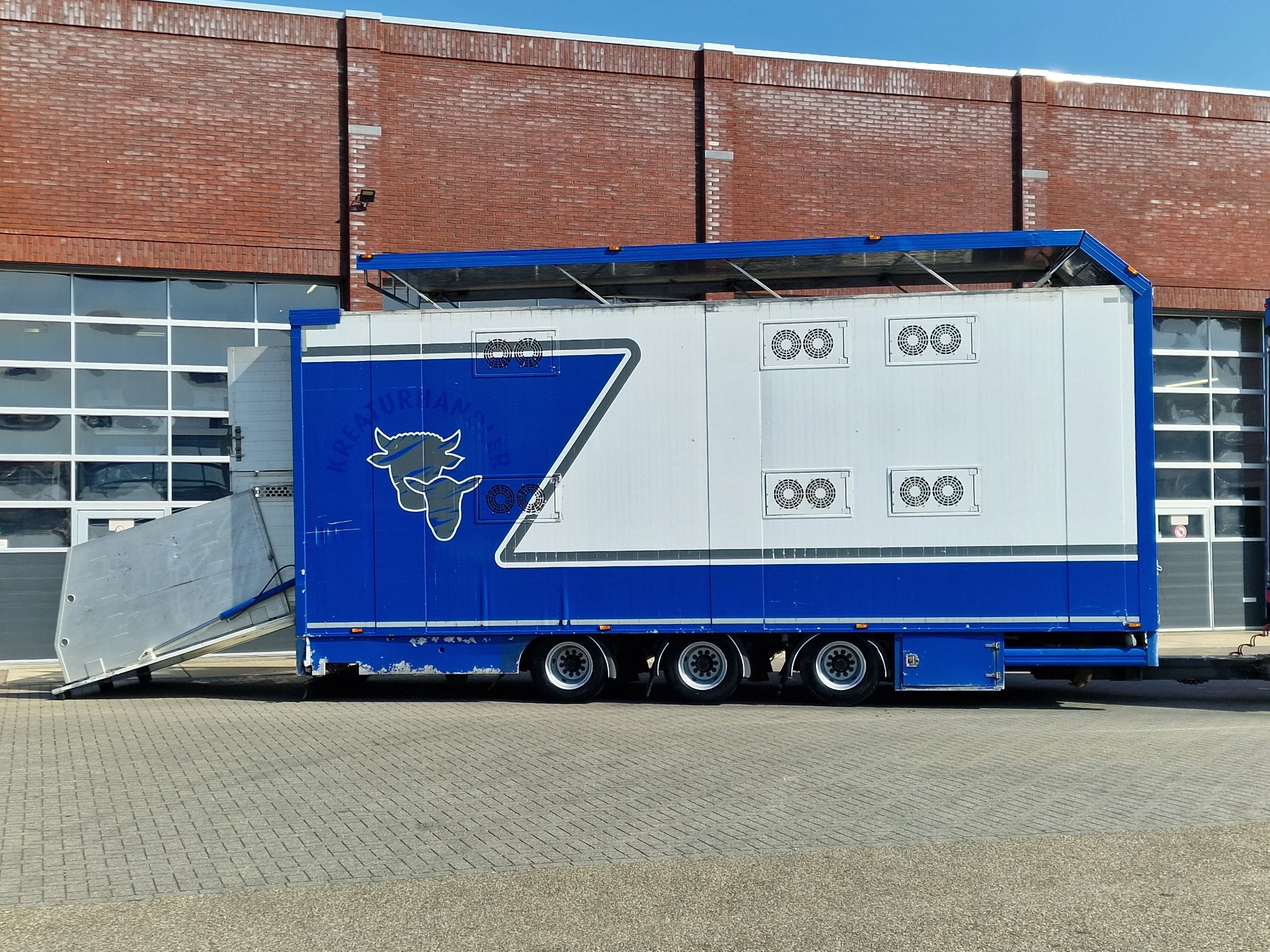 Scania R 2016 - R520 V8 6x2*4 - Livestock Ravenhorst 2 deck + GS Meppel/Ravenhorst 2 deck trailer - Water & Ventilation Bild 38
