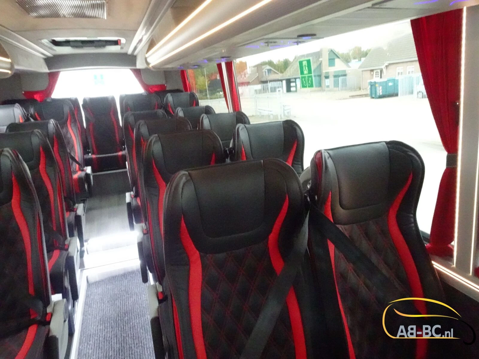 Iveco Aveuro Tourna 35 Seats EURO 6 2 Units Available afbeelding 76