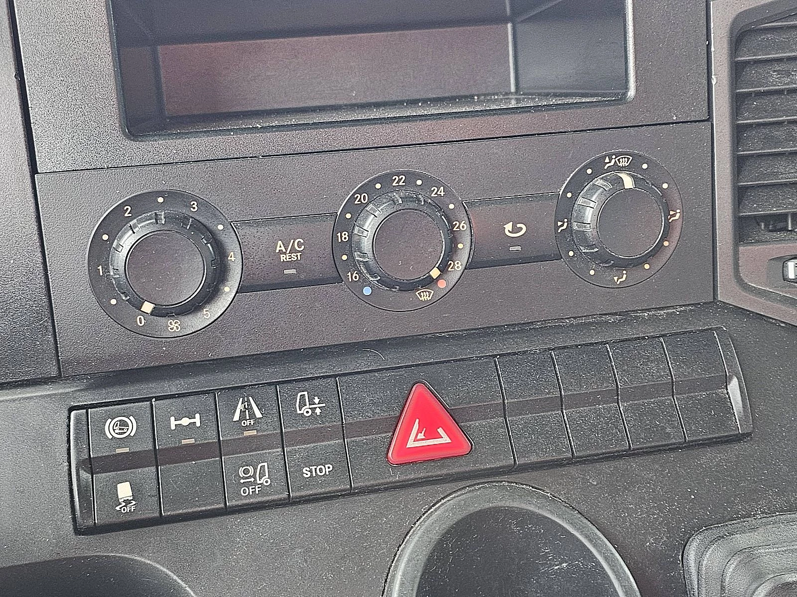 Mercedes-Benz Actros 2019 - 2127 Bild 12