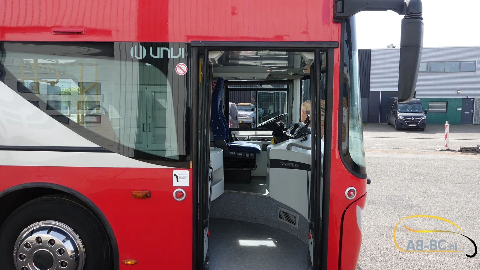 Volvo UNVI SIGHTSEEING (2 pieces available) EURO 5 2009 afbeelding 28