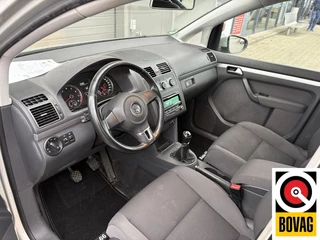 Volkswagen Touran 2014 - 1.2 TSI Easyline BlueMotion изображение 8