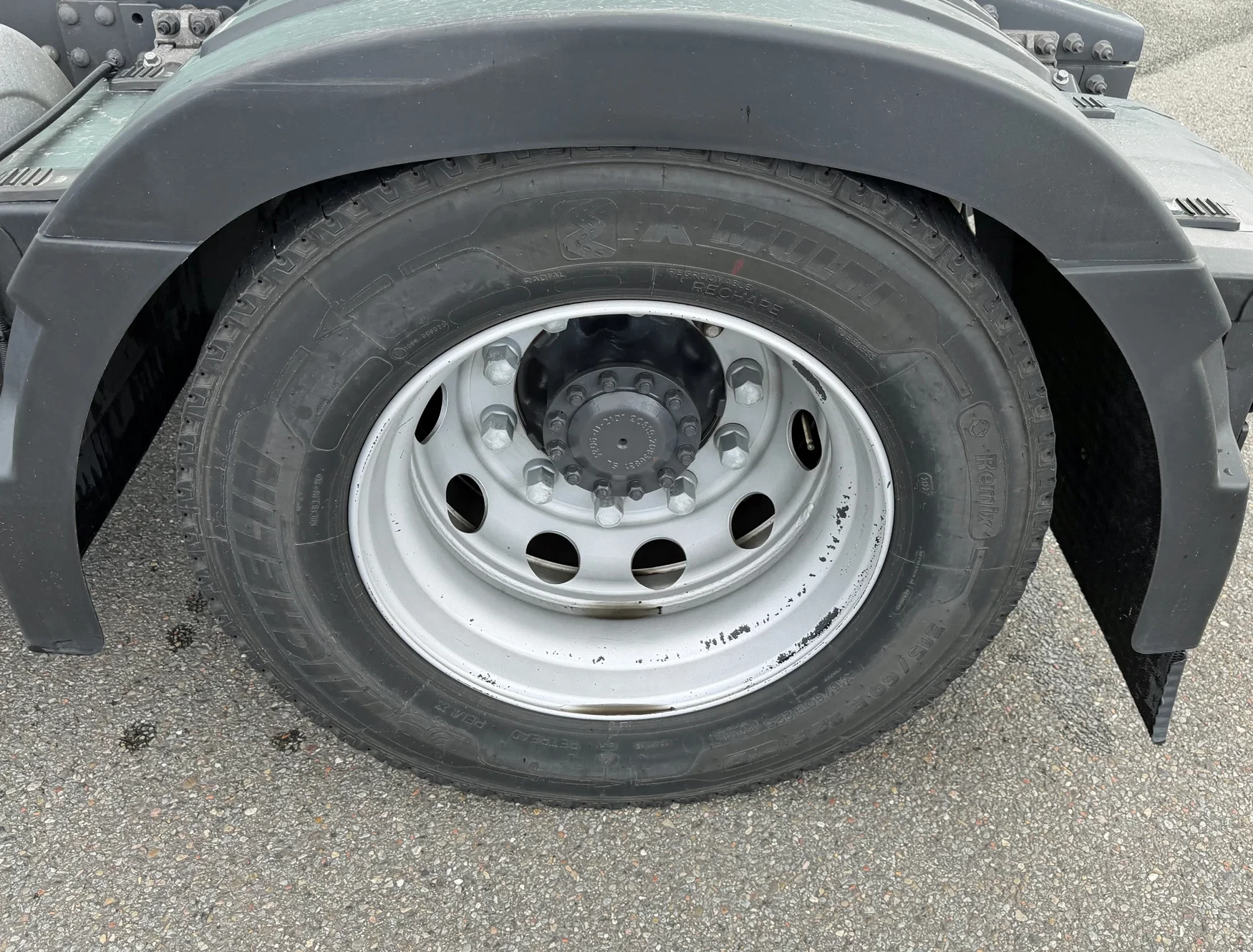 Volvo FM 410 2018 - EURO 6 VOL LUCHTGEVEERD 2XTANKS 106 CM SCHOTEL HOOGTE 345.000 KM IN SUPER CONDITIE zdjęcie 18