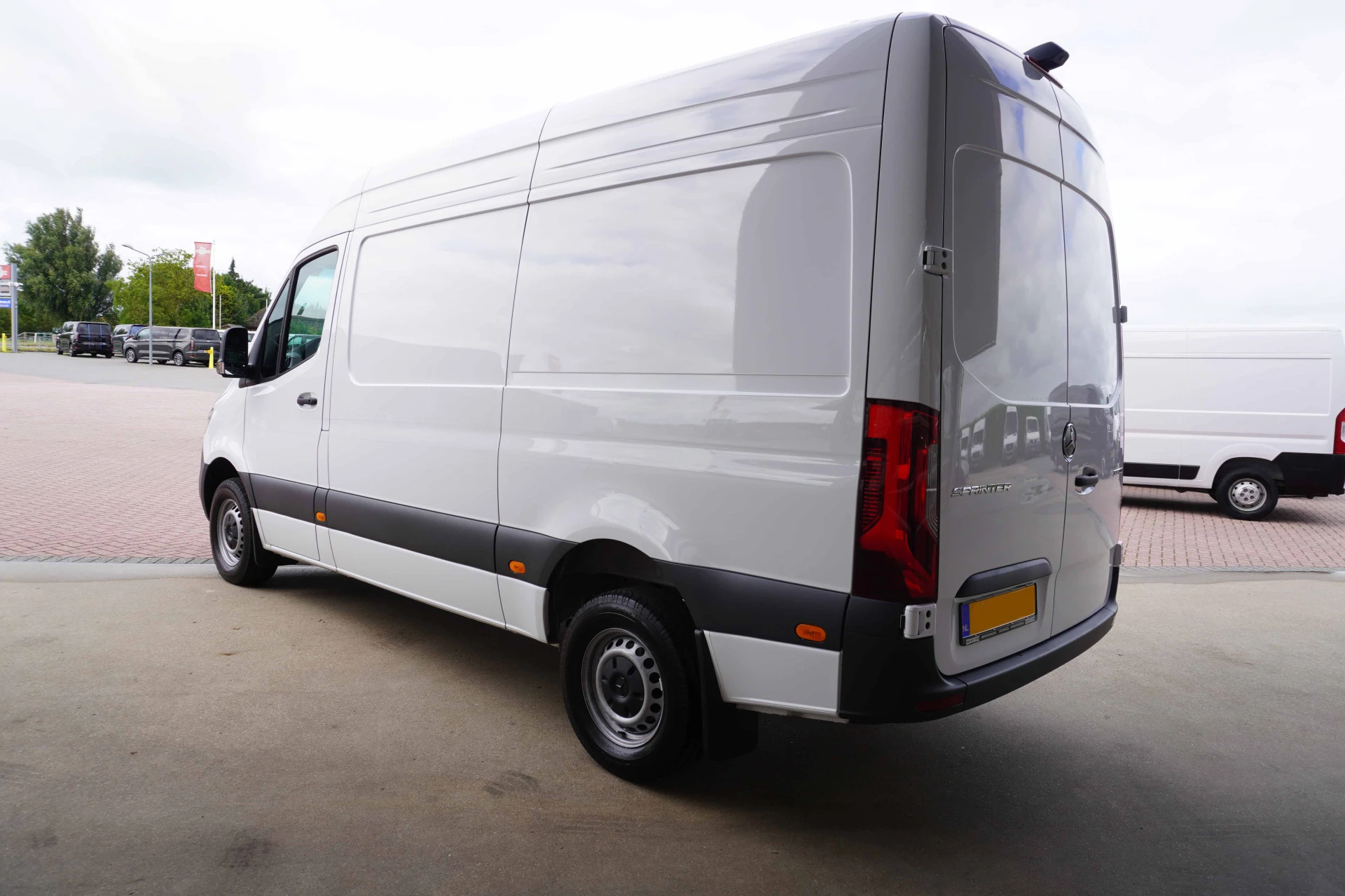 Mercedes-Benz Sprinter 2024 - 319 CDI 191PK L2H2 RWD Pro Automaat obrázek 7