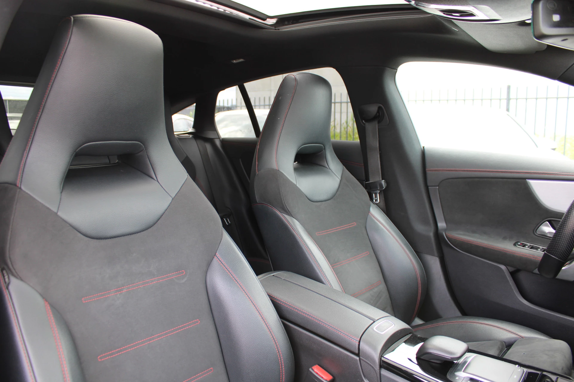 Mercedes-Benz CLA 2022 - Shooting Brake 200 AUT7 AMG LINE NIGHT PANORAMADAK SFEER CARPLAY KEY-LESS GO MULTIBEAM obrázek 9