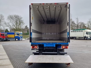 Scania P 2020 - P370 6x2*4 - Thermoking T-1000R Frigo - Bussbygg box - Hooks/Rohrbahnen/Vleeshang - Zepro loadlift - Retarder - Full air image 10