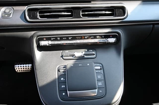 Mercedes-Benz V-Class 2024 - 300d 4-Matic Exclusive AMG L3 DC zdjecie 5