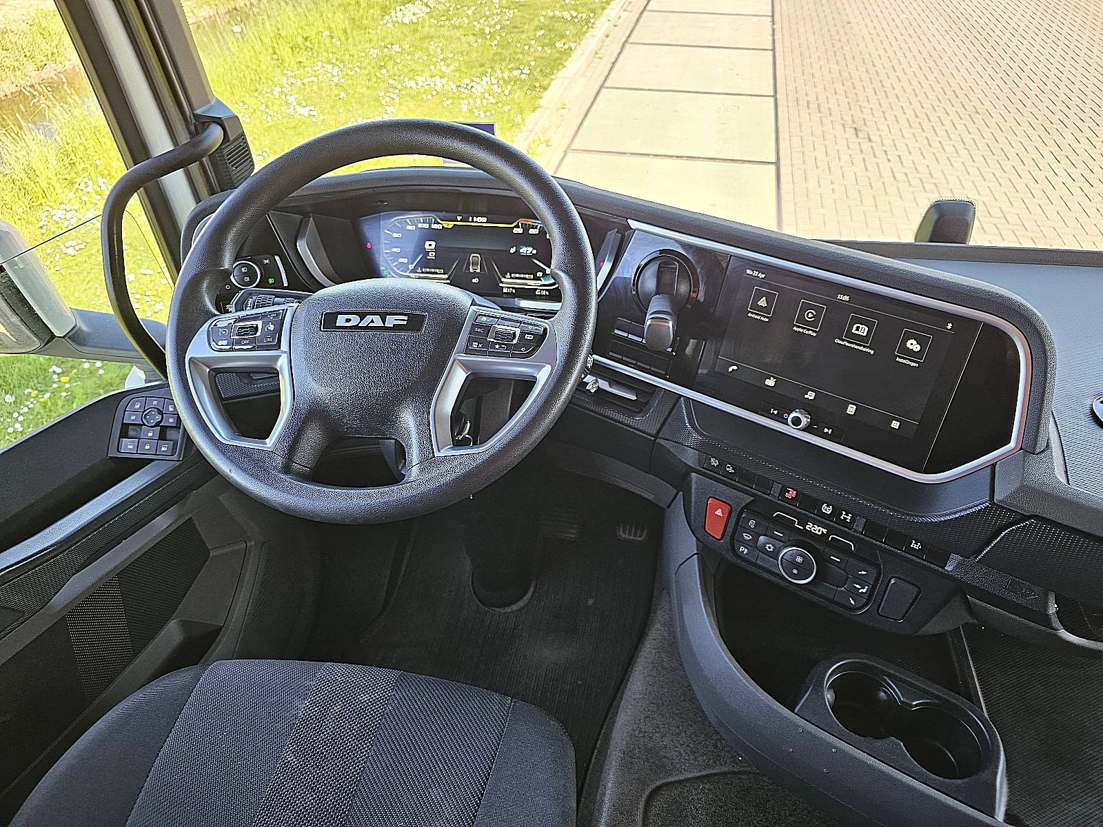 DAF 2022 - XF 530 zdjęcie 8
