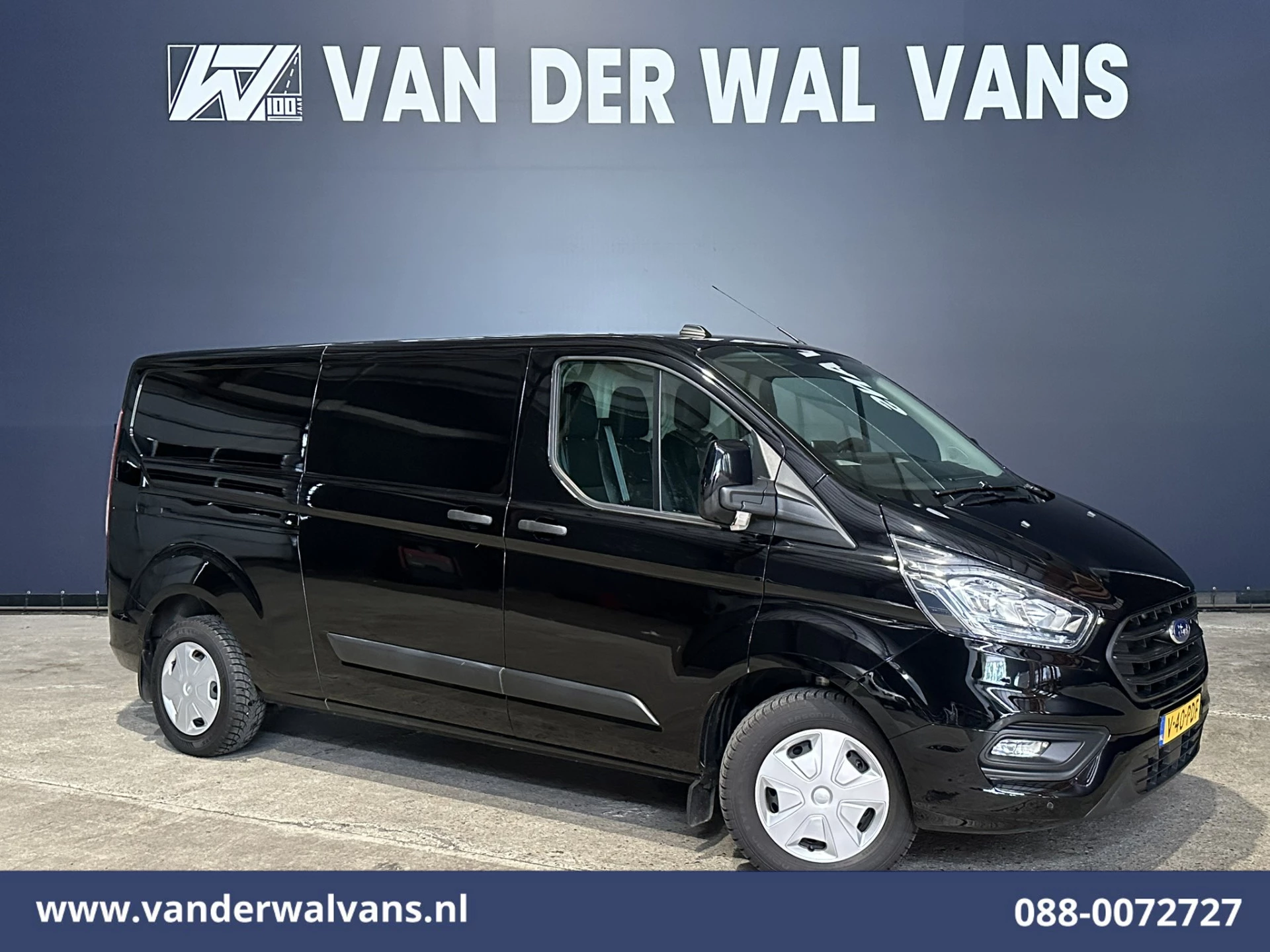 Ford Transit Custom 2022 - 2.0 TDCI 131pk L2H1 Euro6 Airco | Camera | Leder | Navigatie | LED | Cruisecontrol afbeelding 1