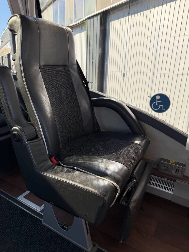 Volvo 2017 - B11R 9700HD. VIP! 2+1 seats! obrázek 11