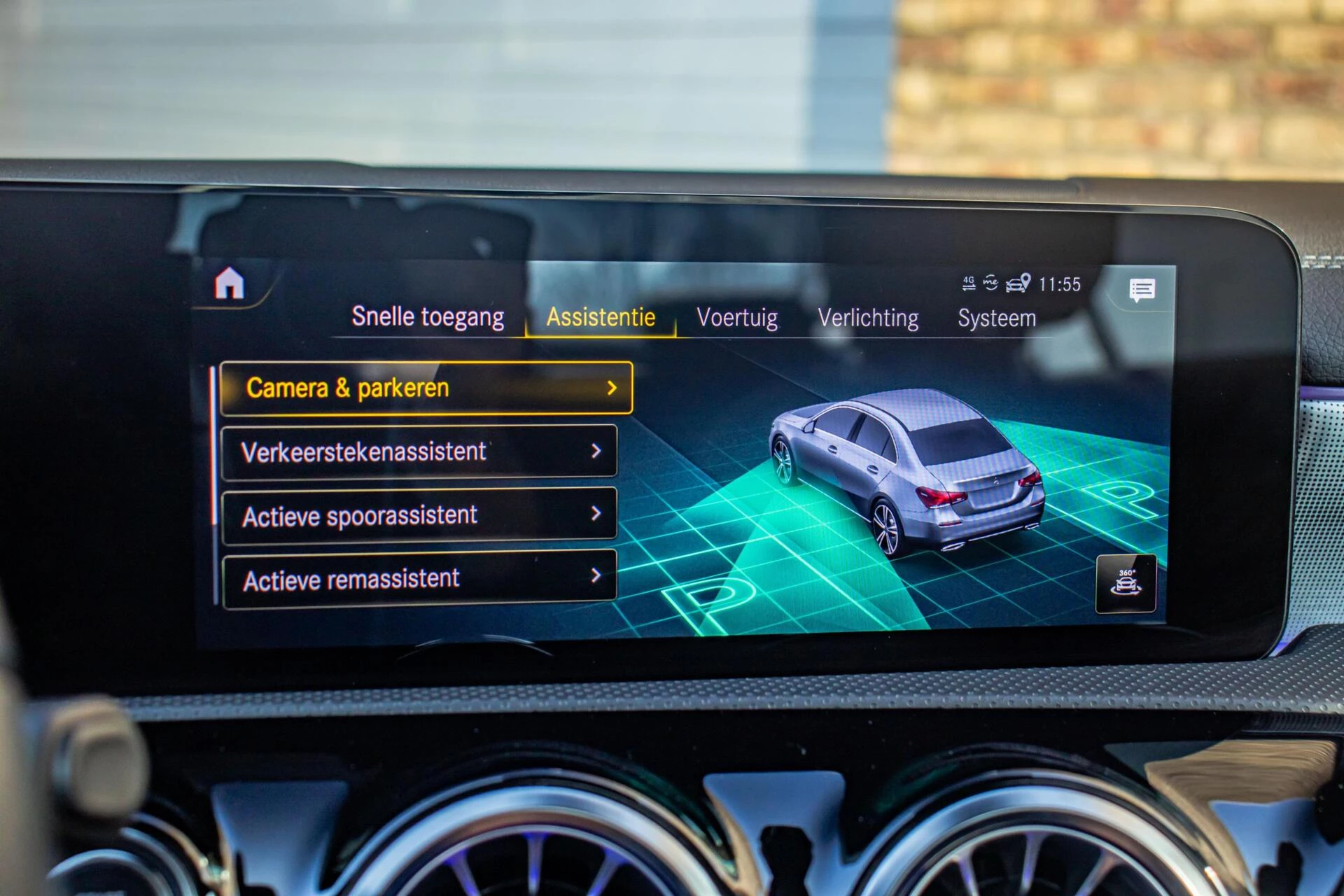 Mercedes-Benz A-Klasse 2021 - 250e AMG-Line, Pano, Burmester, Half Leder afbeelding 20