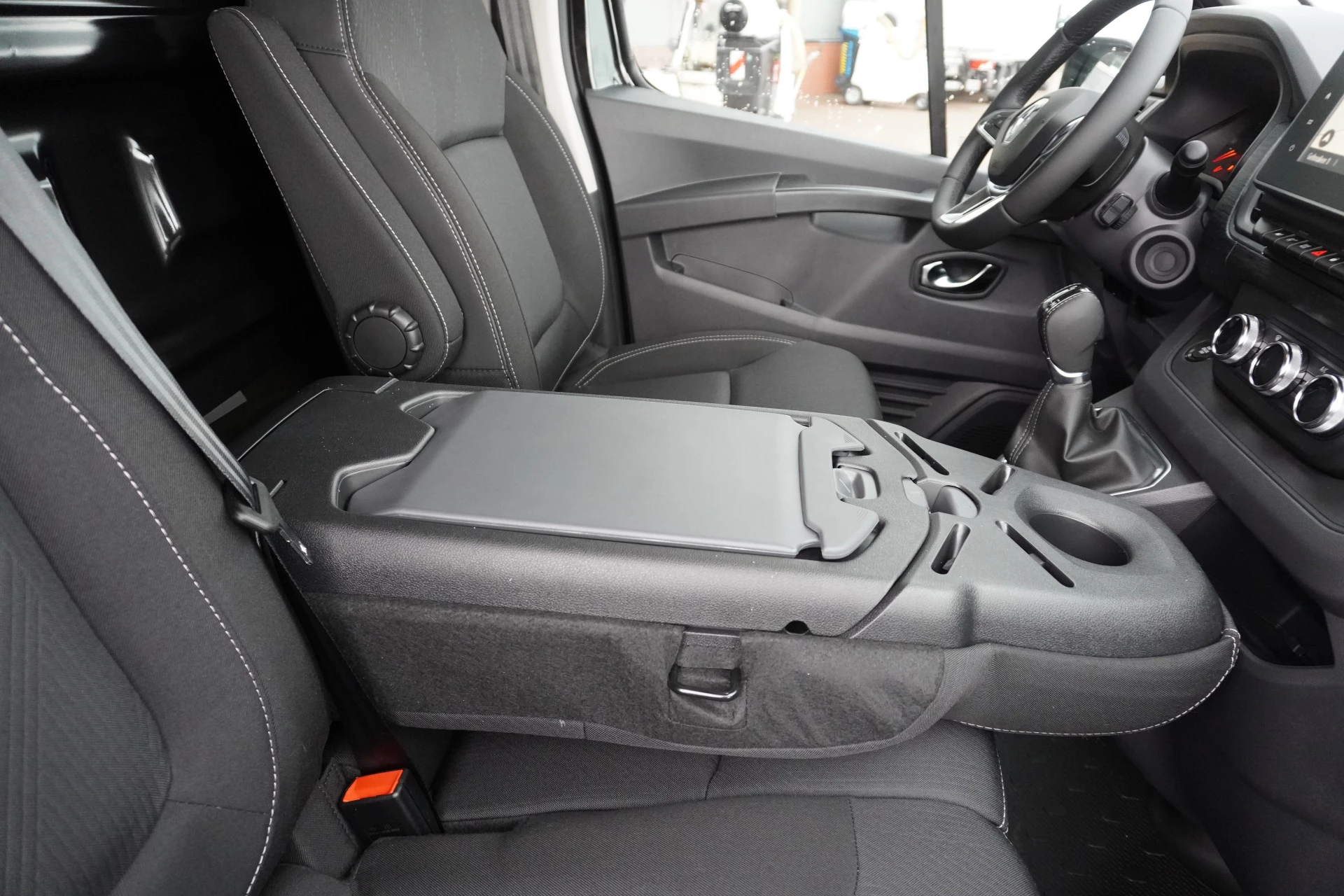Renault Trafic 2024 - 2.0 dCi 170PK T30 L2H1 Luxe Automaat Schuifdeur L/R imagem 29