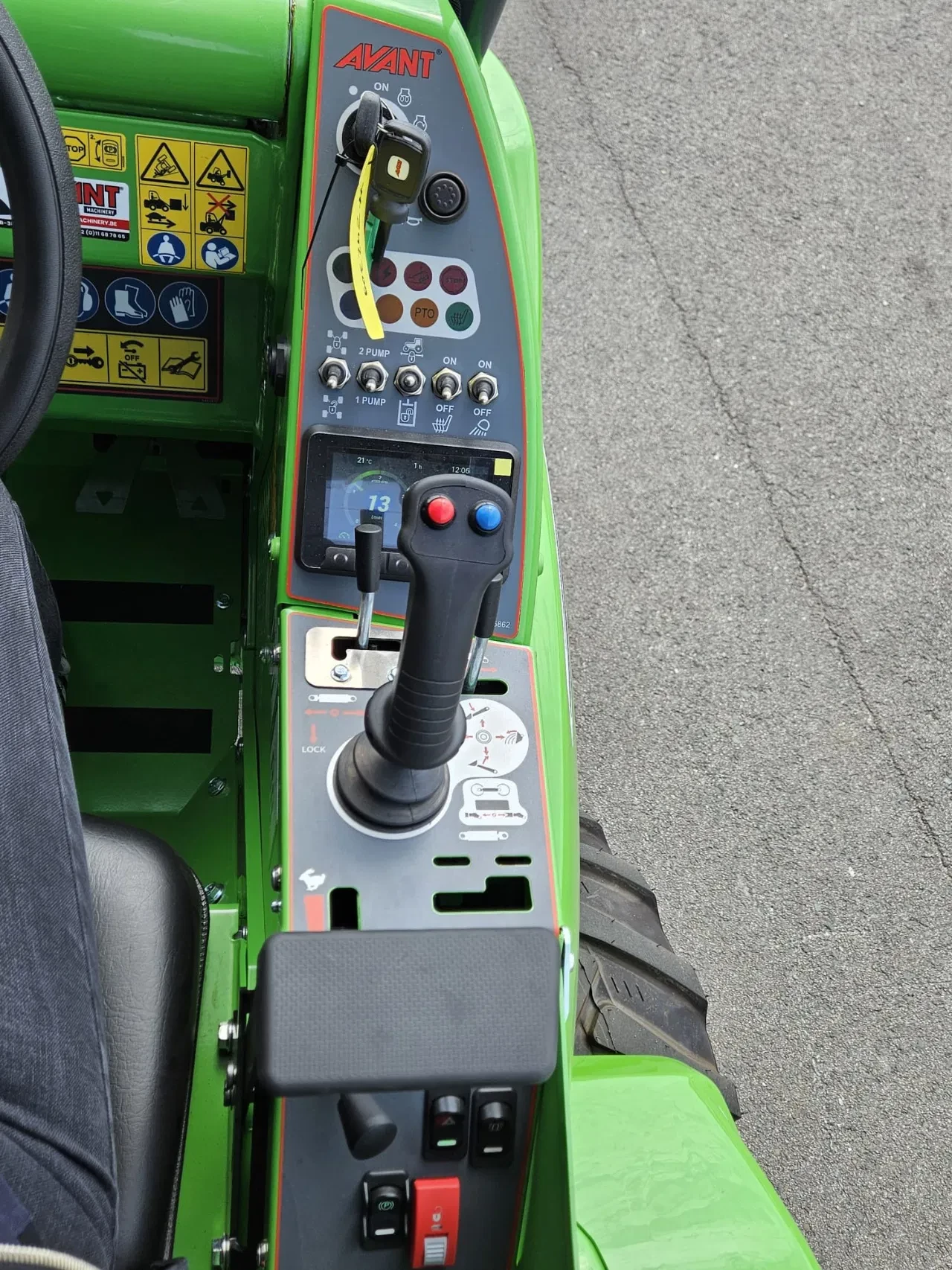 Avant 2025 - 528 Rental mini-shovel afbeelding 29