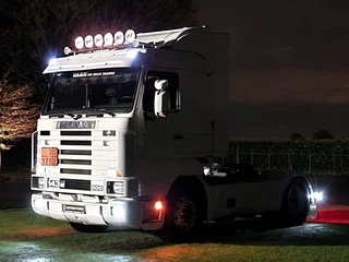 Scania R 1997 - R143-500 V8 4x2 Streamline - Retarder - Leather - Alloy wheels - Custom Bumper - Airhorns - Lightbar image 38