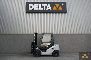 UN Forklift 2025 - FD30T-NJB1 afbeelding 1 miniatuur