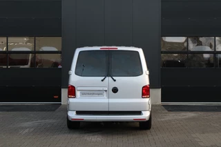 Volkswagen Transporter 2021 - 2.0 TDI L2H1 28 Bulli 150pk - 20 Inch - Camera - Trekhaak - Leder - ACC - LED - Rijklaar immagine 7