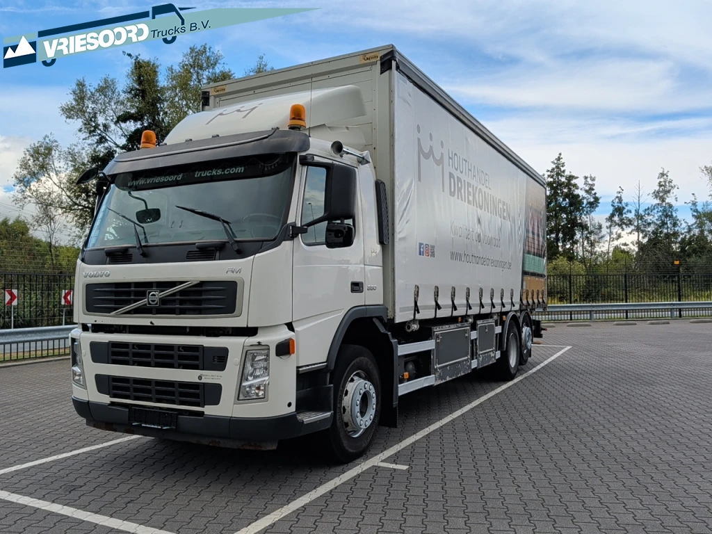 Volvo 2010 - FM 330 afbeelding 1