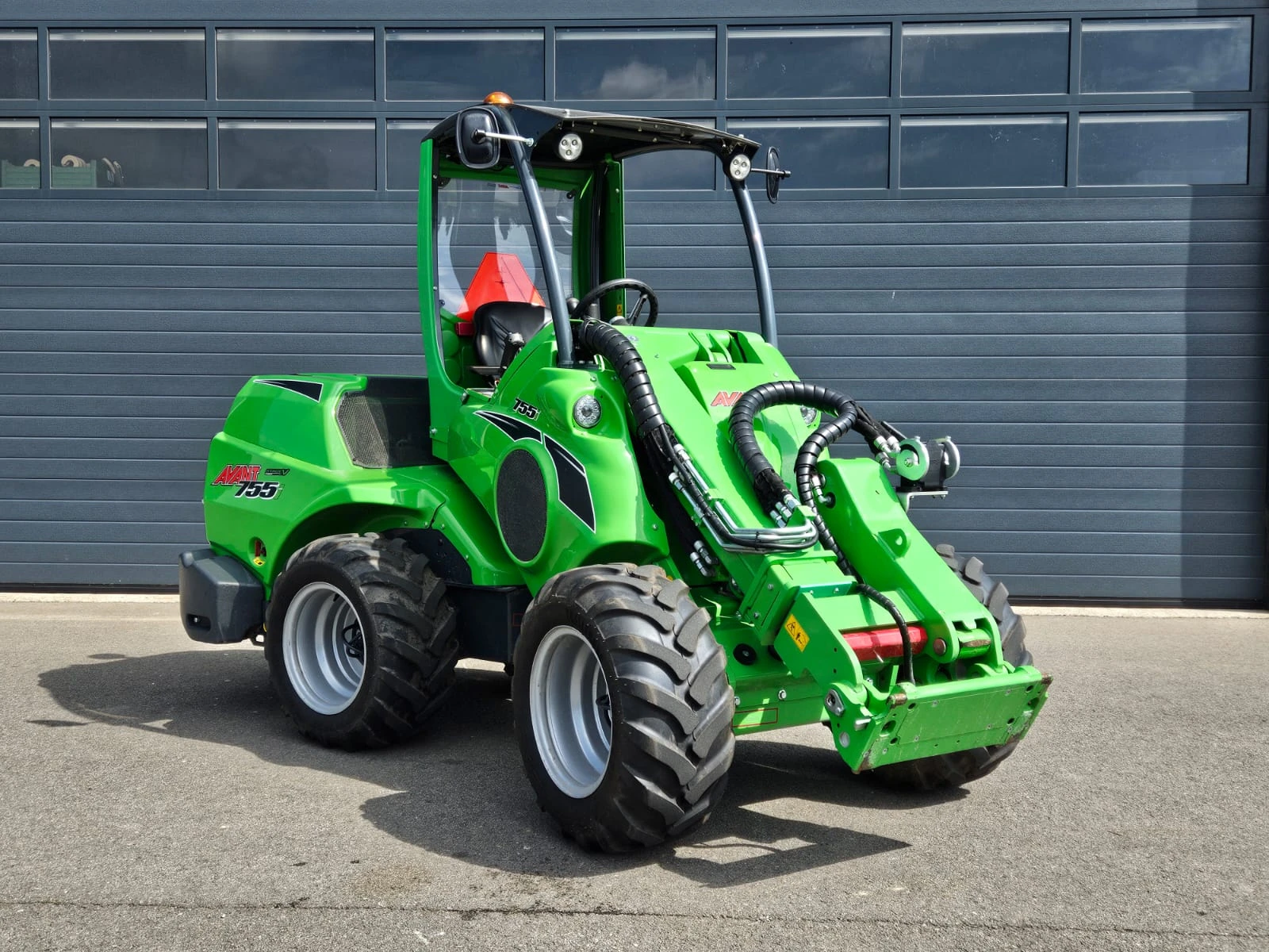 Avant 2025 - 755i TDL+ Mini-shovel afbeelding 1