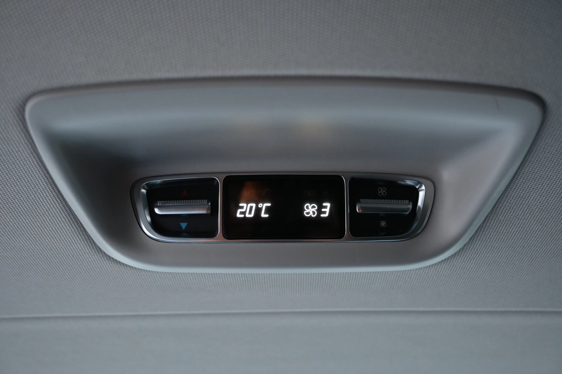 Mercedes-Benz V-Class 2024 - 300d Lang DC Edition Bild 9