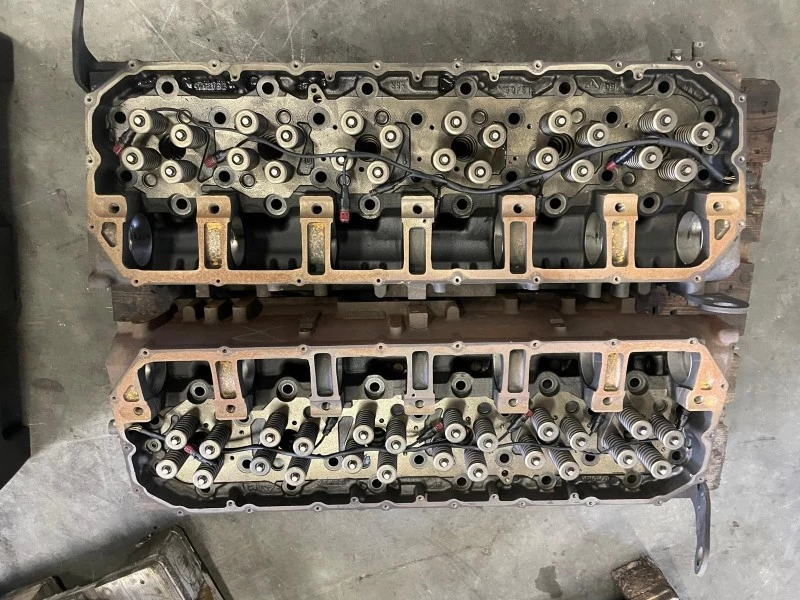 Iveco - 504077543 / 504116566 CYLINDER HEAD CURSOR 10 obrázek 1