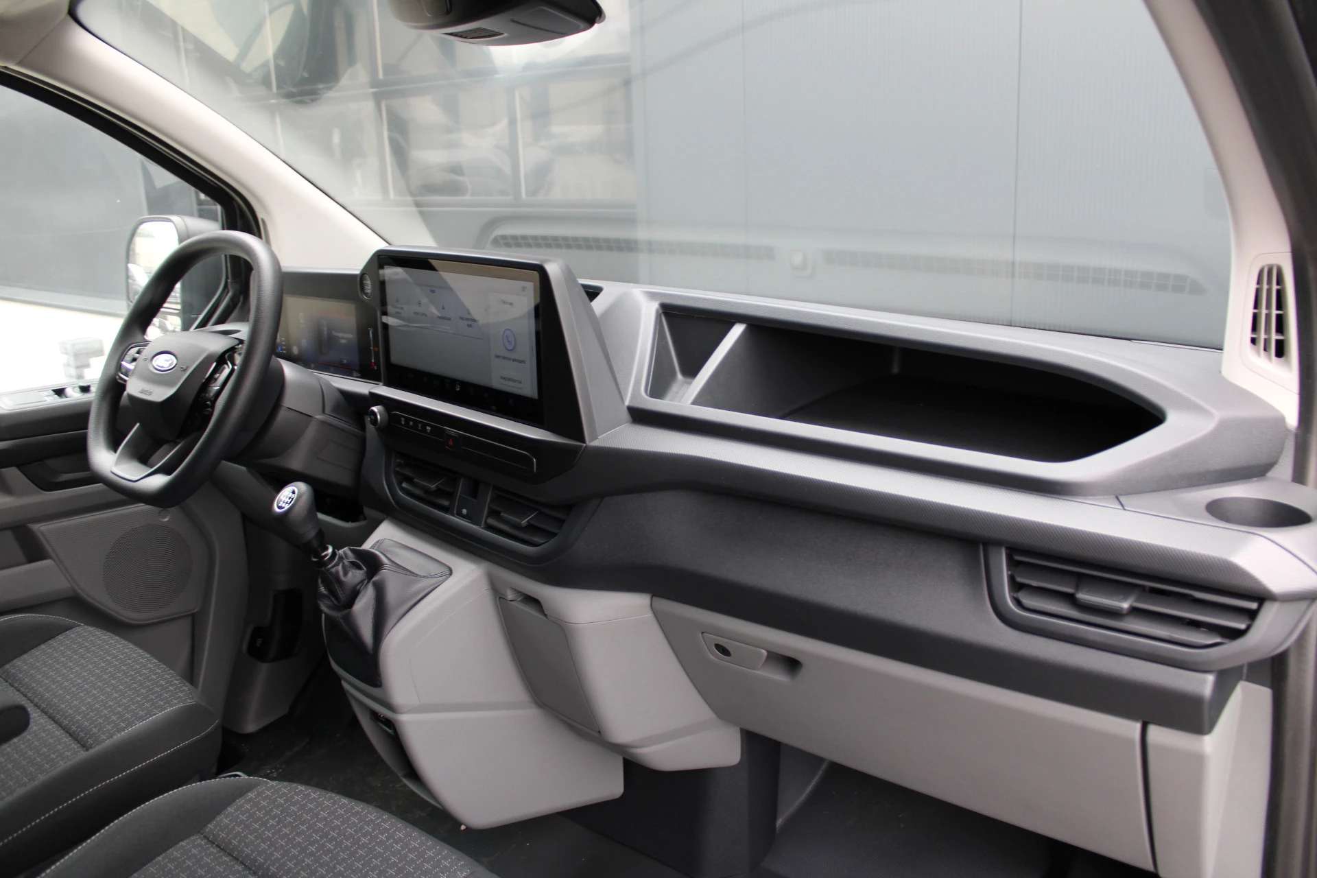 Ford Transit Custom 2024 - 320 2.0 TDCI L2H1 Trend 136pk - Carplay - Android - LED koplampen - Stoelverwarming - 70l tank - Rijklaar obrázek 31