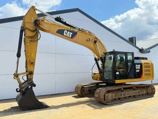 Cat 2017 - 320FL - New Bucket / Hammer Lines / Camera obrázek 2 náhled
