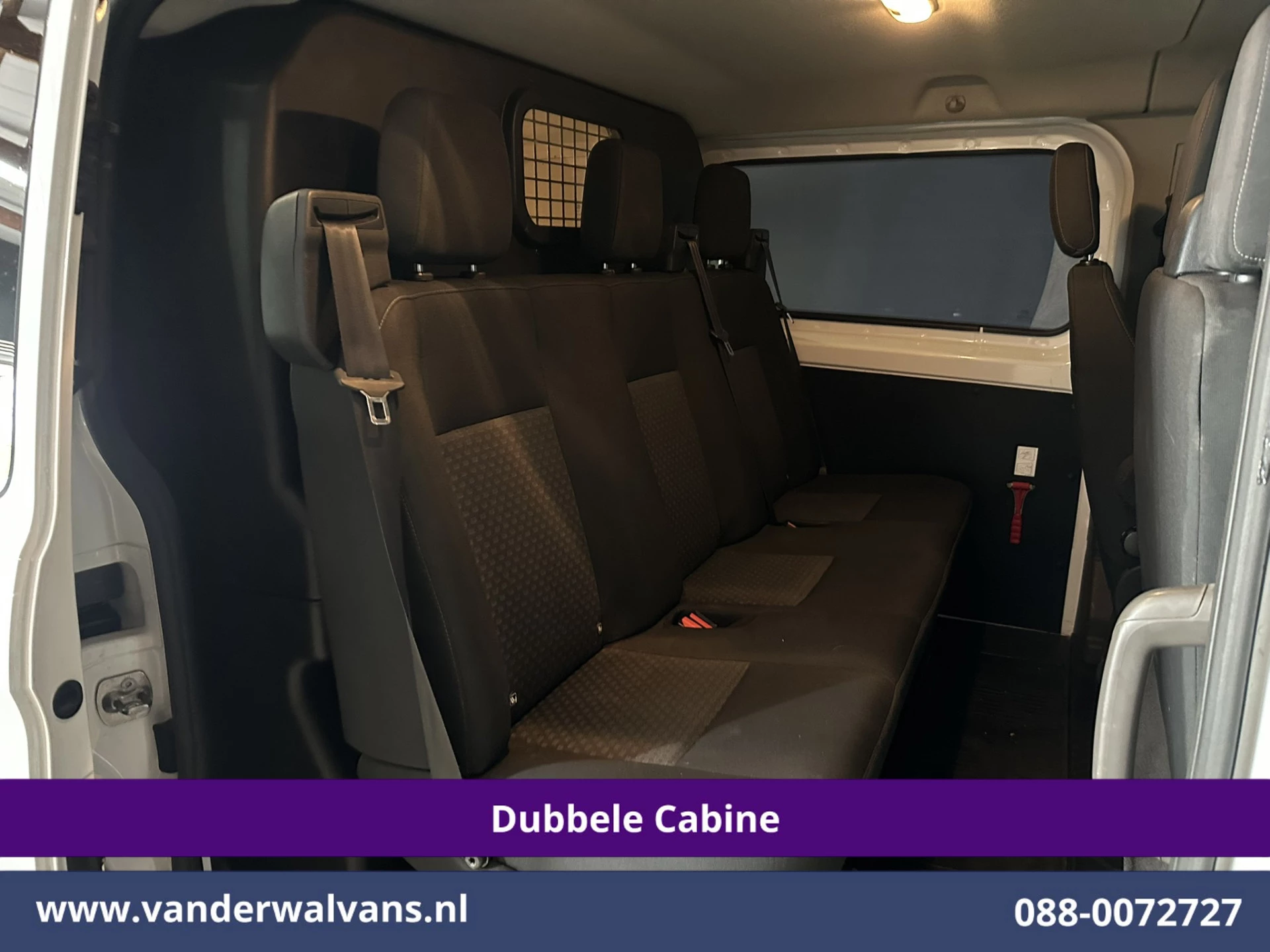 Ford Transit Custom 2023 - 2.0 TDCI 131pk L2H1 Dubbele Cabine Euro6 Airco | 6-Zits | Cruisecontrol | 2550kg Trekhaak image 2