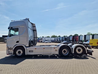 Scania R 2019 - R650 V8 NGS Highline 6x2*4 - Chassis - 4.35WB - Retarder - Full air - Leather zdjecie 4