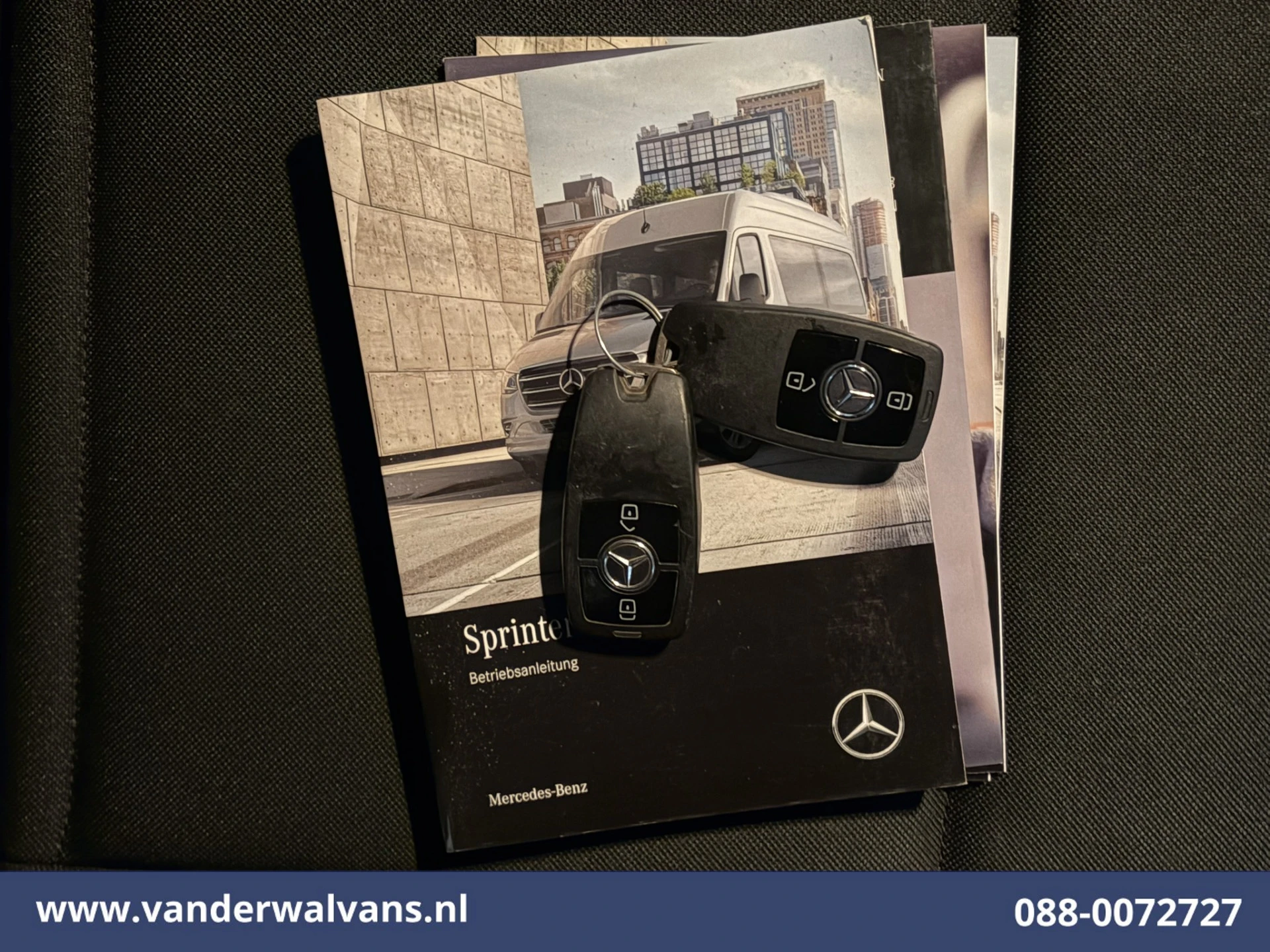 Mercedes-Benz Sprinter 2021 - 317 CDI 170pk L3H2 Euro6 Airco | 2800kg Trekhaak | Bijrijdersbank afbeelding 18