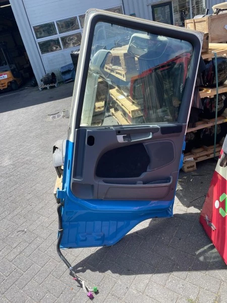 Scania - 1476535 / 1739743 RECHTER PORTIER INCLUSIEF SPIEGELS CR/CG CABINE Bild 3