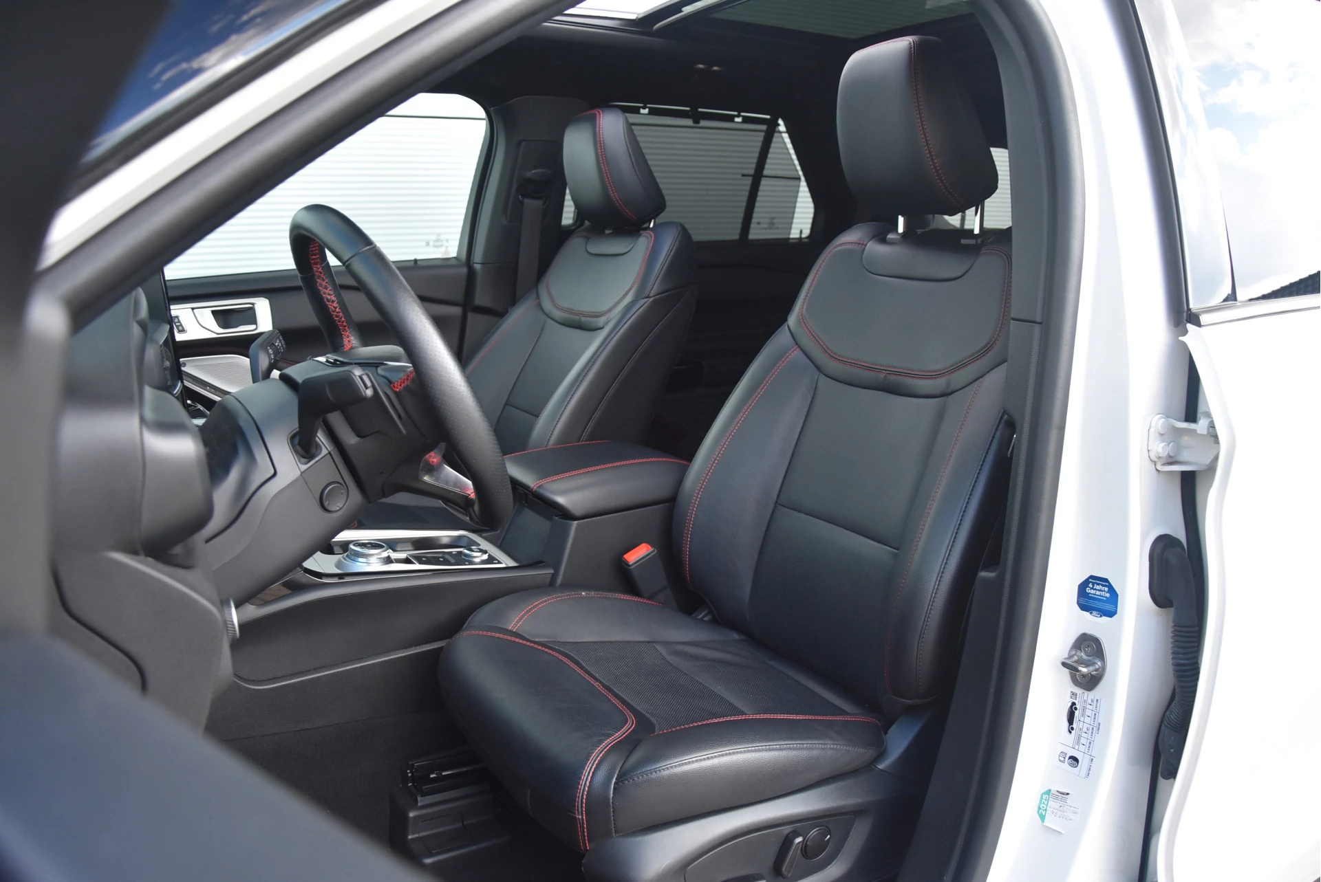 Ford Explorer 2024 - 3.0 V6 PHEV ST-Line 7-zits | Trekhaak Bild 24