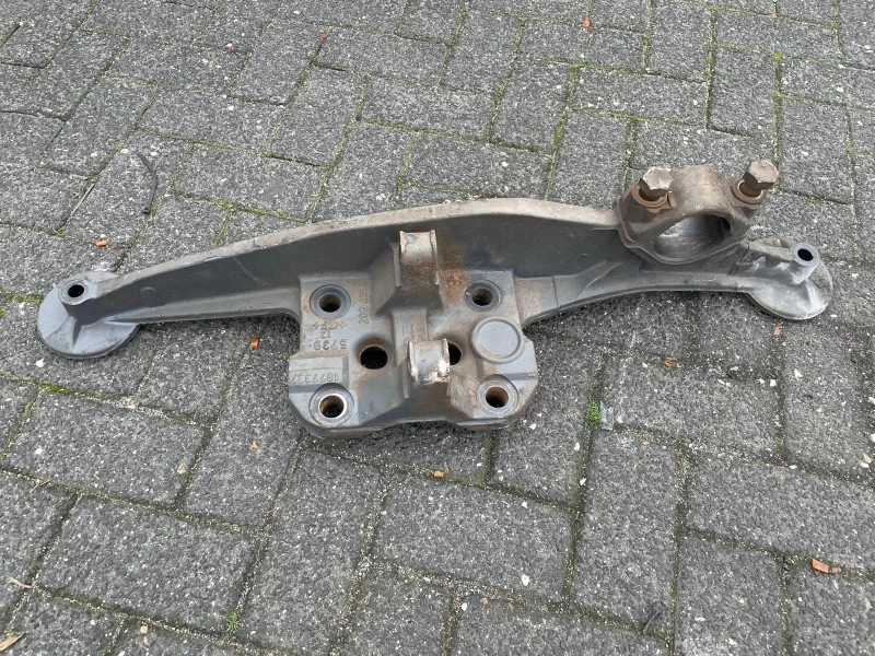 DAF 2018 - 1877337 / 1877342 VEERJUK RECHTS afbeelding 1