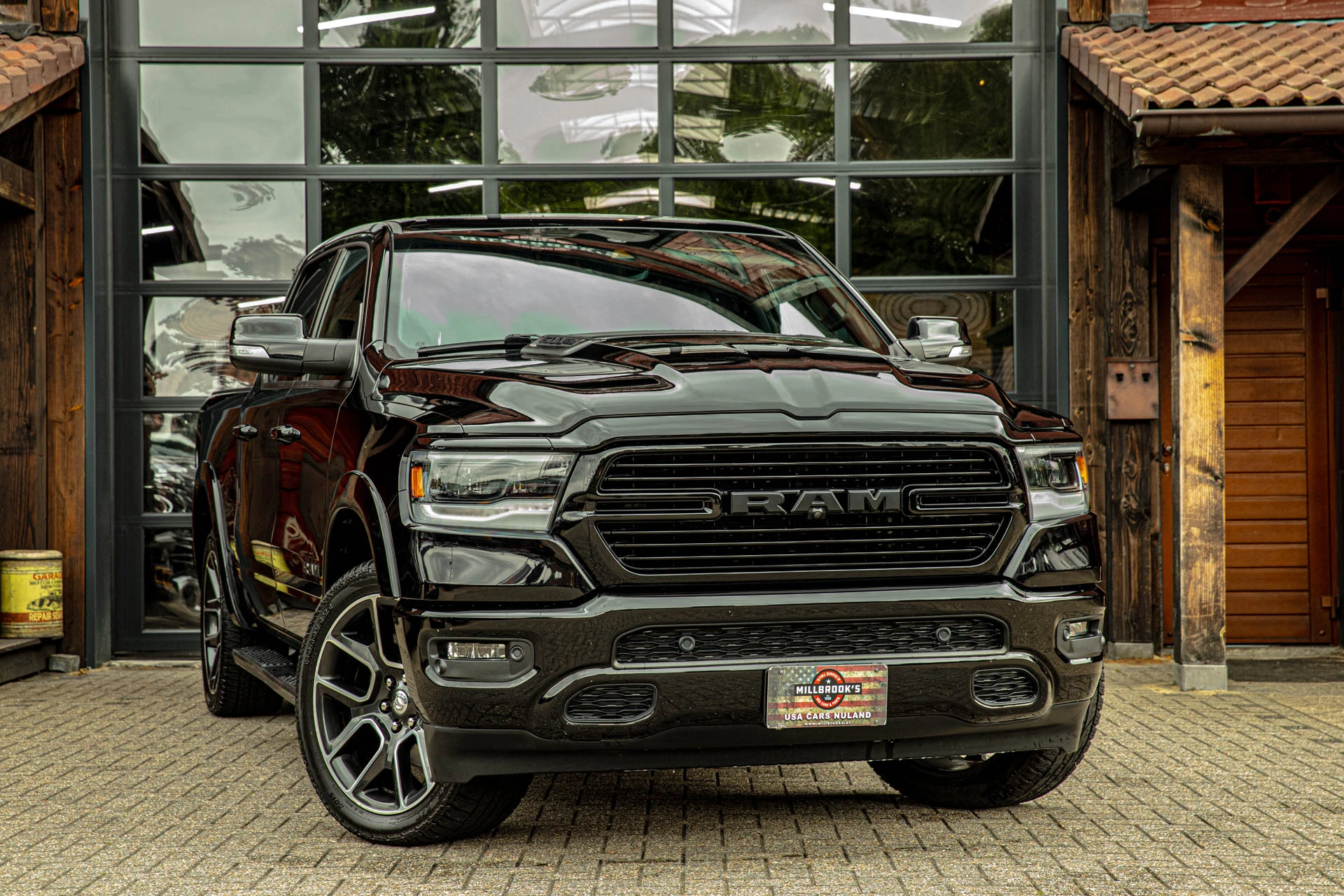 Dodge Ram 1500 2020 - Dodge ram 1500 Sport Night afbeelding 1