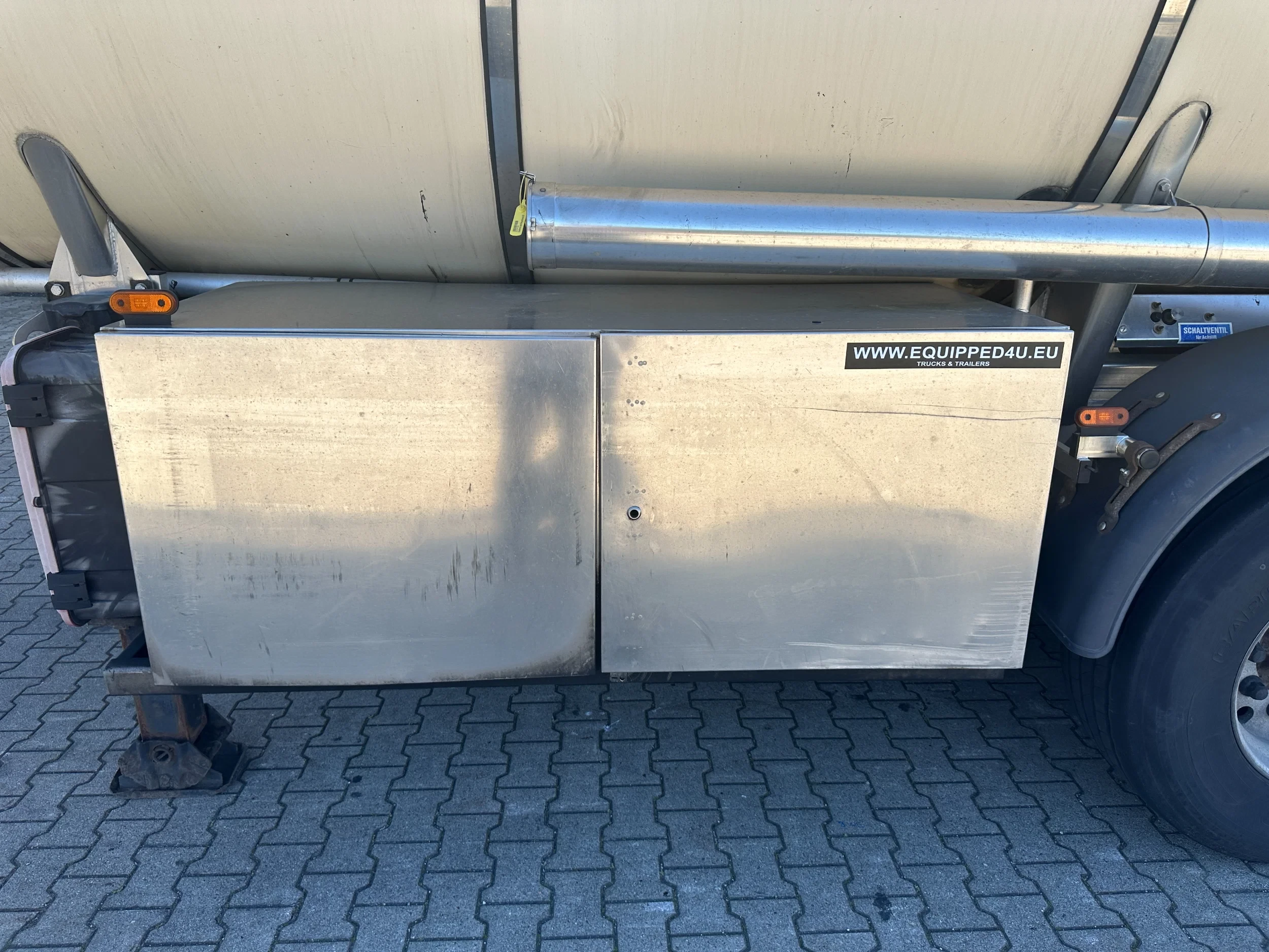 Feldbinder 1999 - FOOD / LEBENSMITTEL / LEVENSMIDDELEN / 33.500L / 3-COMP / PUMP / LIFTAXLE / ALCOA obrázek 17