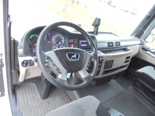 MAN TGX 2018 - 26.500 XXL 6X2 NL TRUCK image 13