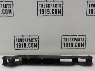 Volvo - 217224221 Steun side skirt Volvo en venta