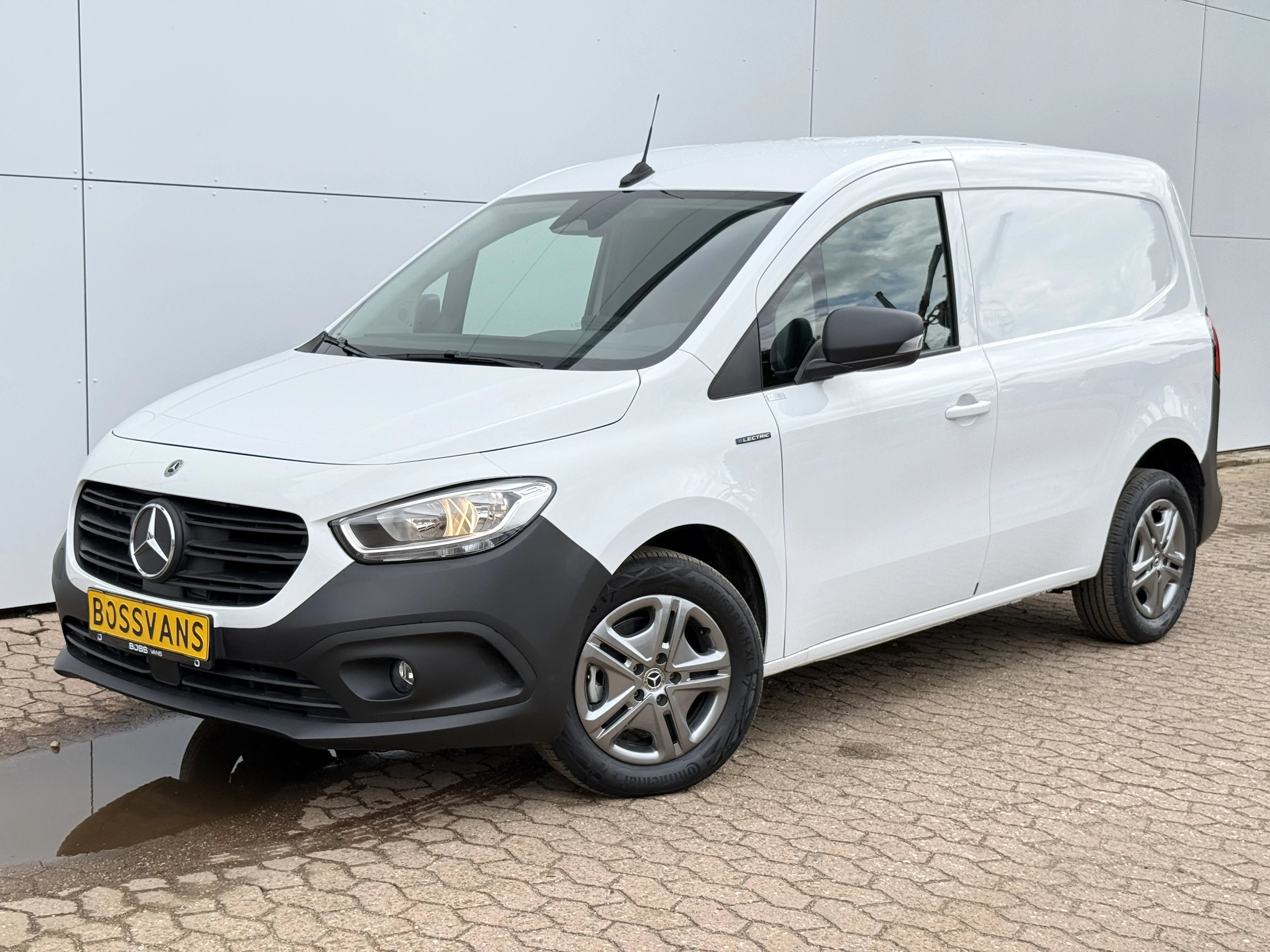 Mercedes-Benz eCitan 2026 - Pro 51kWh 122PK Nieuw! L1 Elektrisch 300km WLTP Trekhaak 75KW Snelladen Climate Control Cruise Control Carplay Camera Parkeersensoren Achter image 1