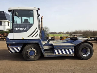 Terberg RT283 | TERMINAL TRACTOR 4X4| TURNING CHAIR. | AUTOMATIC GEAR | 24846 hOURS. 2011 - N/A imagen 2