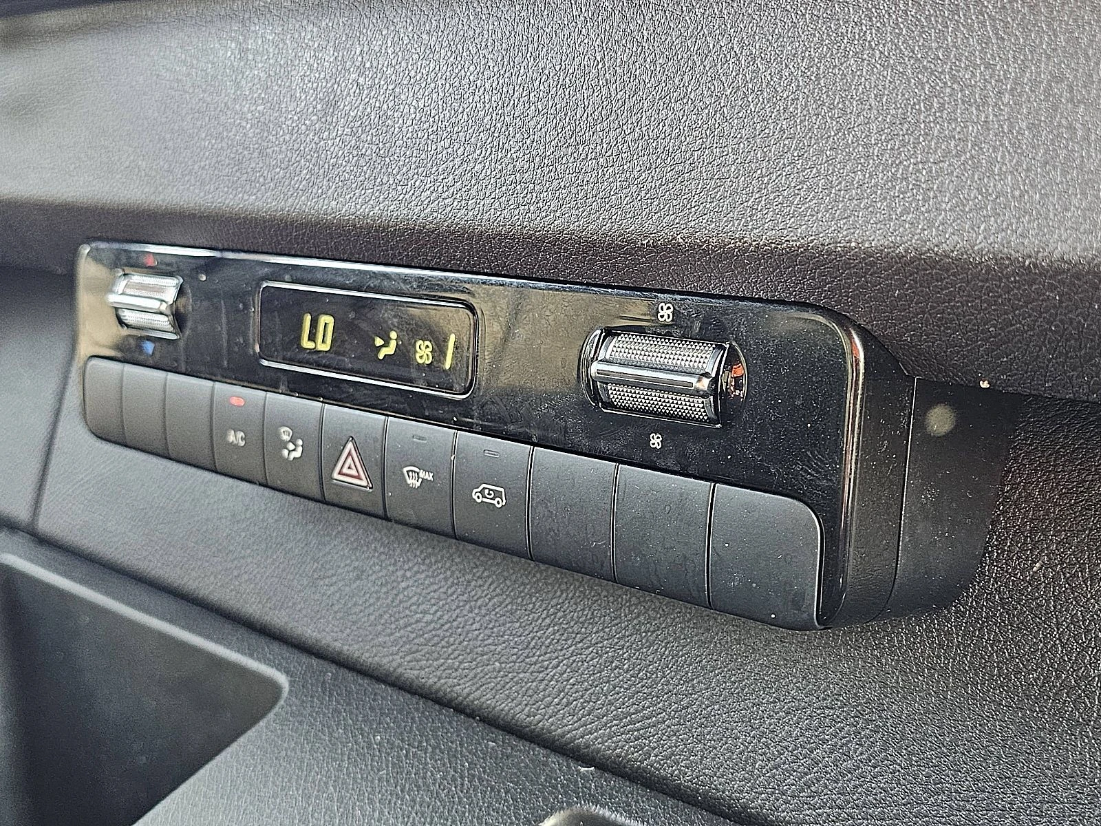 Mercedes-Benz Sprinter 2022 - 317 image 10