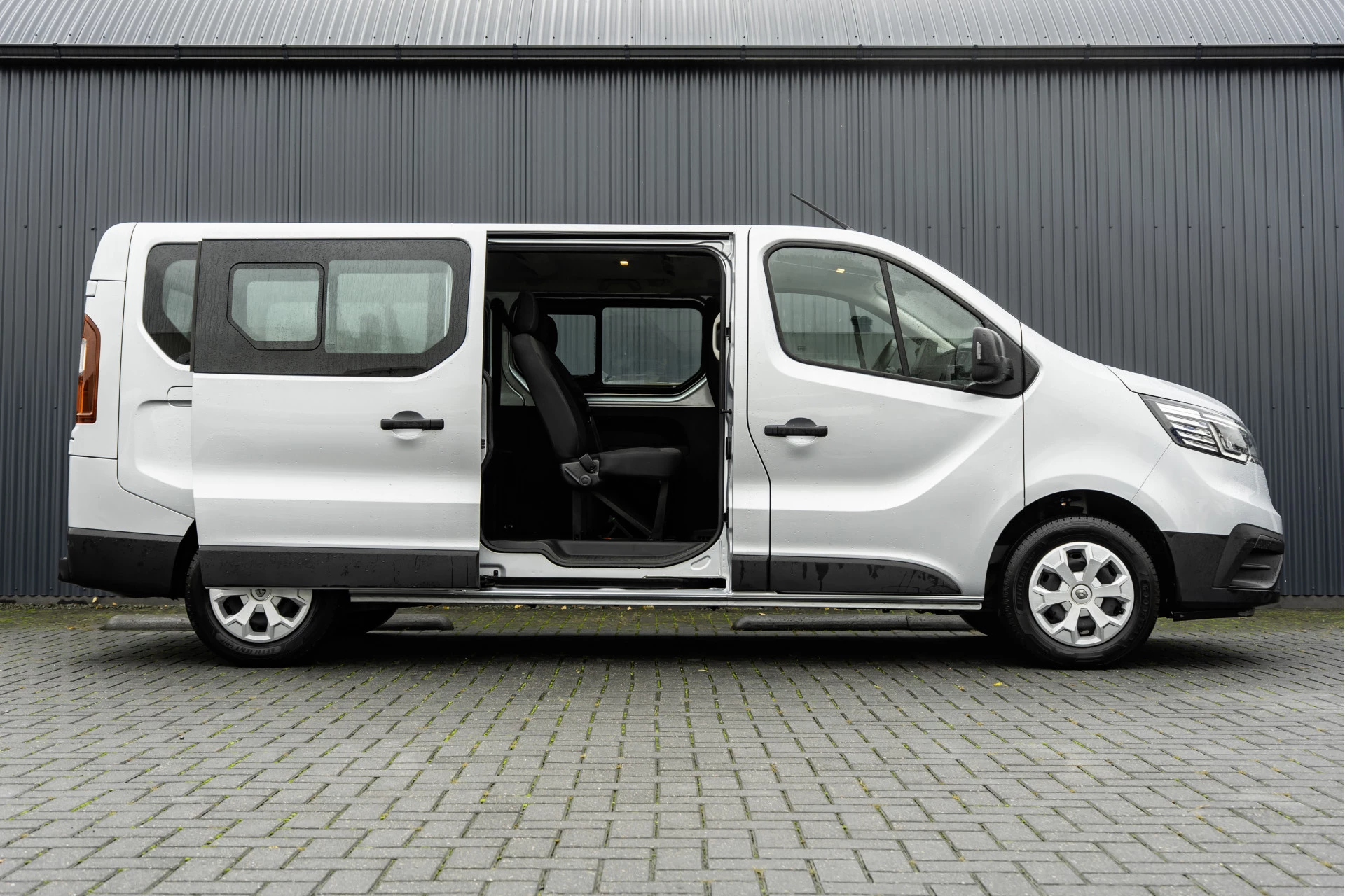 Renault Trafic 2024 - dCi 150PK | L2H1 | 9-Zits | LED | Navigatie | Cruise | Airco | PDC | Euro 6 Bild 7