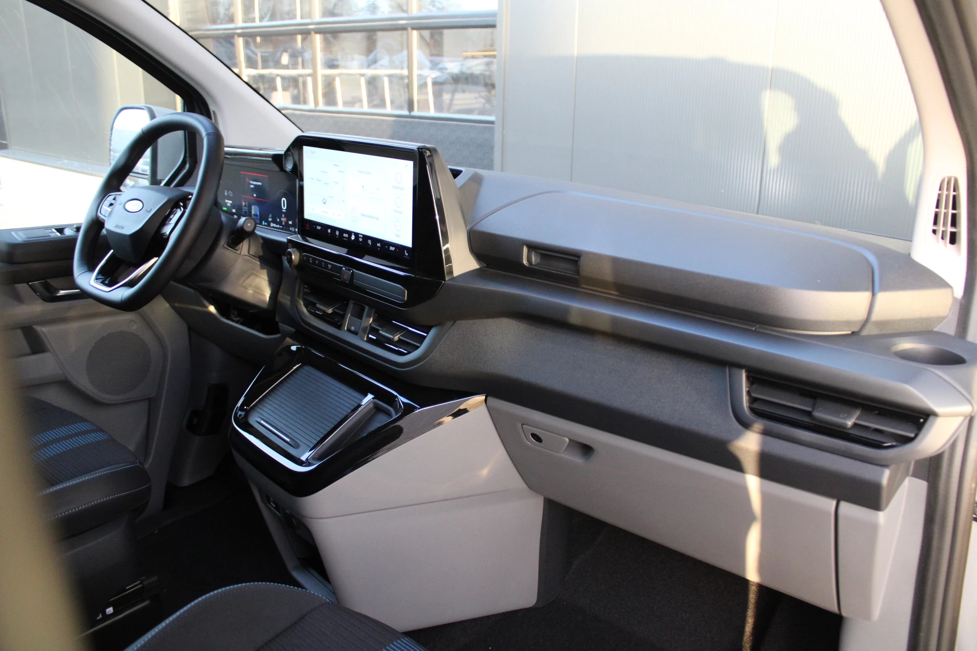 Ford Transit Custom 2025 - 320 2.5 PHEV L1H1 Sport DC 232pk - 2x Schuif - 360 Camera - ACC - Keyless - Stoel/Stuurverwarming - Blindspot - Incl BPM - Rijklaar Bild 39