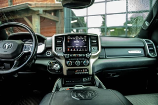 Dodge Ram 1500 2019 - 5.7 V8 4x4 Crew Cab 5'7 Laramie Level 2 obrazek 8