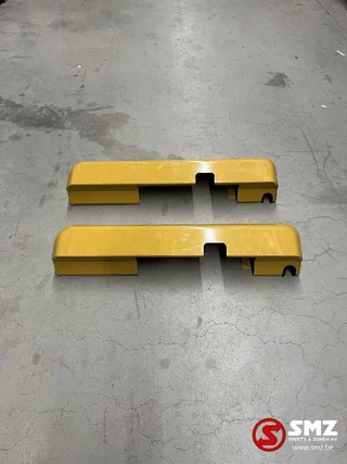 Caterpillar N/A - Operator Cabin Front Bumper Caterpillar zdjecie 2