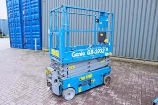 Genie 2013 - GS1932 Electric, Working Height 7.8 m, 227kg Capac image 2 miniature