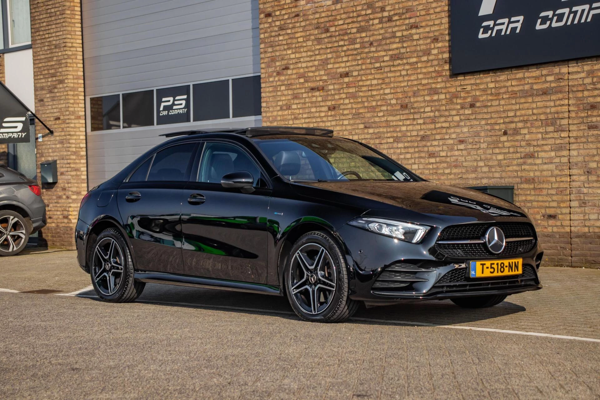 Mercedes-Benz A-Klasse 2021 - 250e AMG-Line, Pano, Burmester, Half Leder afbeelding 8