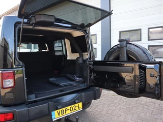 Jeep Wrangler 2019 - 2.8 CRD 200pk Euro 6 Rubicon Recon - Grijs kenteken - LED - Trekhaak - Airco image 4