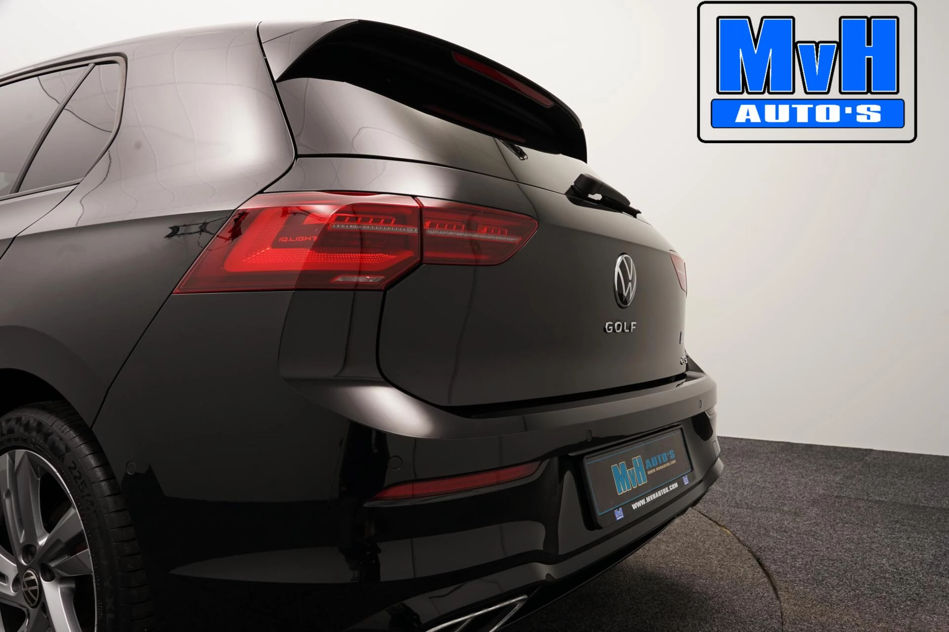 Volkswagen Golf 2020 - 1.5 eTSI R-Line|SPORTSTOEL|LUXE|LED| afbeelding 35