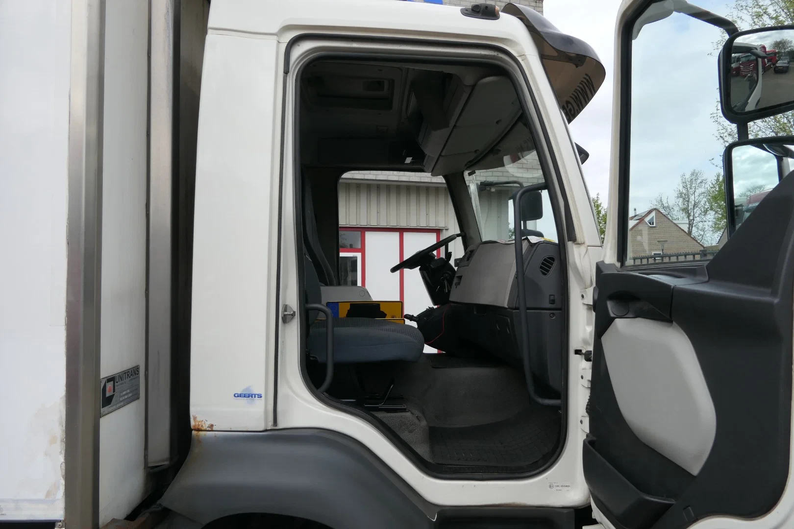 Volvo 240 2013 - FL | Carrier SUPRA 950Mt / Bi-temp | 3 Compartments | 425260Km | 2013 | 12Ton | 6 Cylinder | Dhollandia 1500Kg | TUV/MOT/APK 05-2026 | Luxembourg Truck obrázek 46